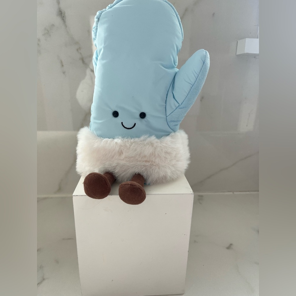 BNWT Jellycat Amuseables Mitten